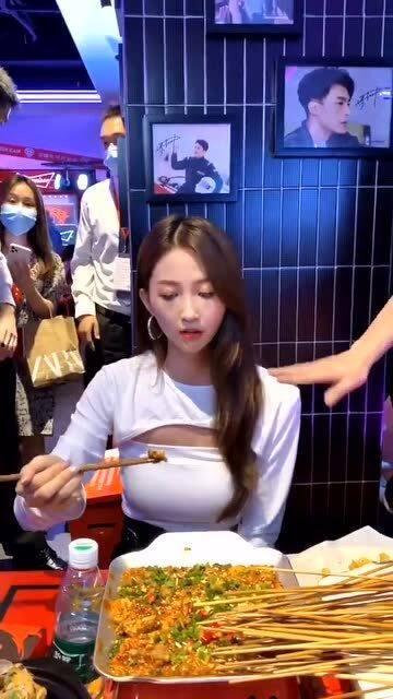 娱乐吃瓜酱跳舞